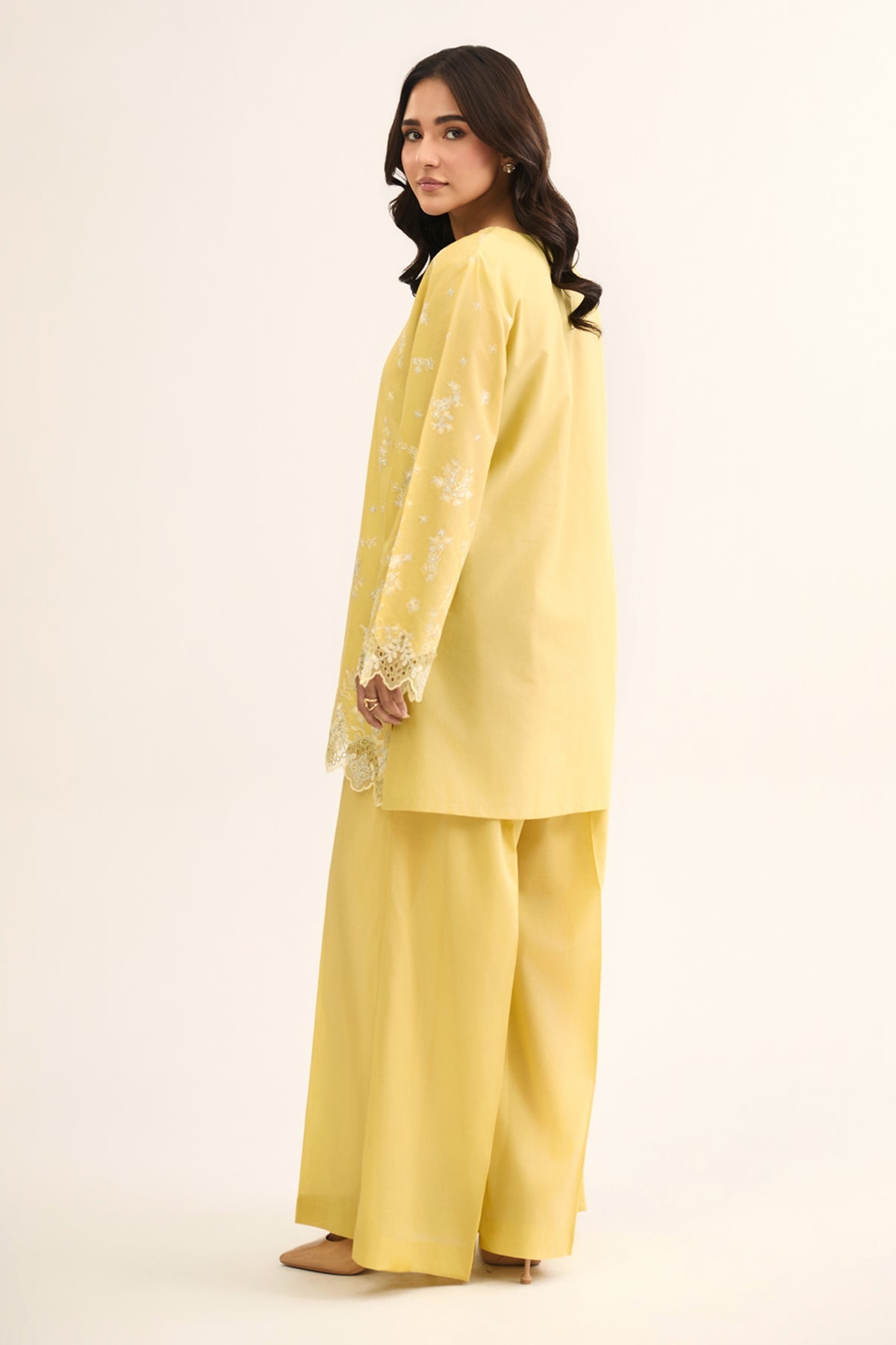 LAWN  |  EMBROIDERED - Shop Now at Kayseria