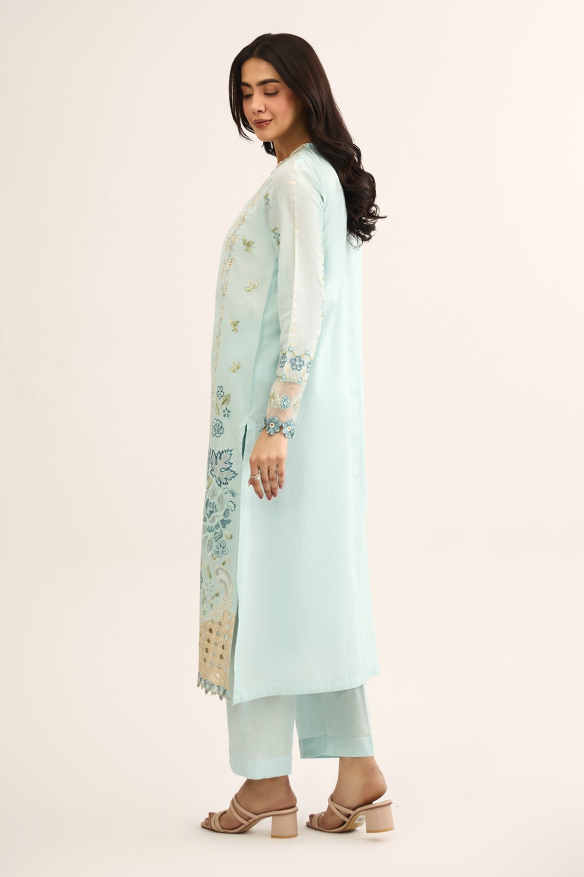 LAWN  |  EMBROIDERED - Shop Now at Kayseria