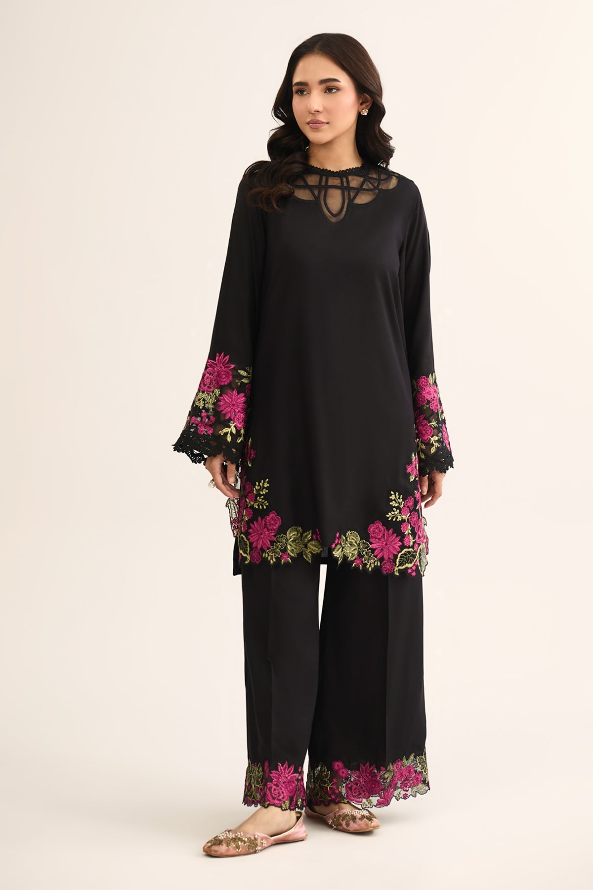 LINEN | EMBROIDERED - Shop Now at Kayseria