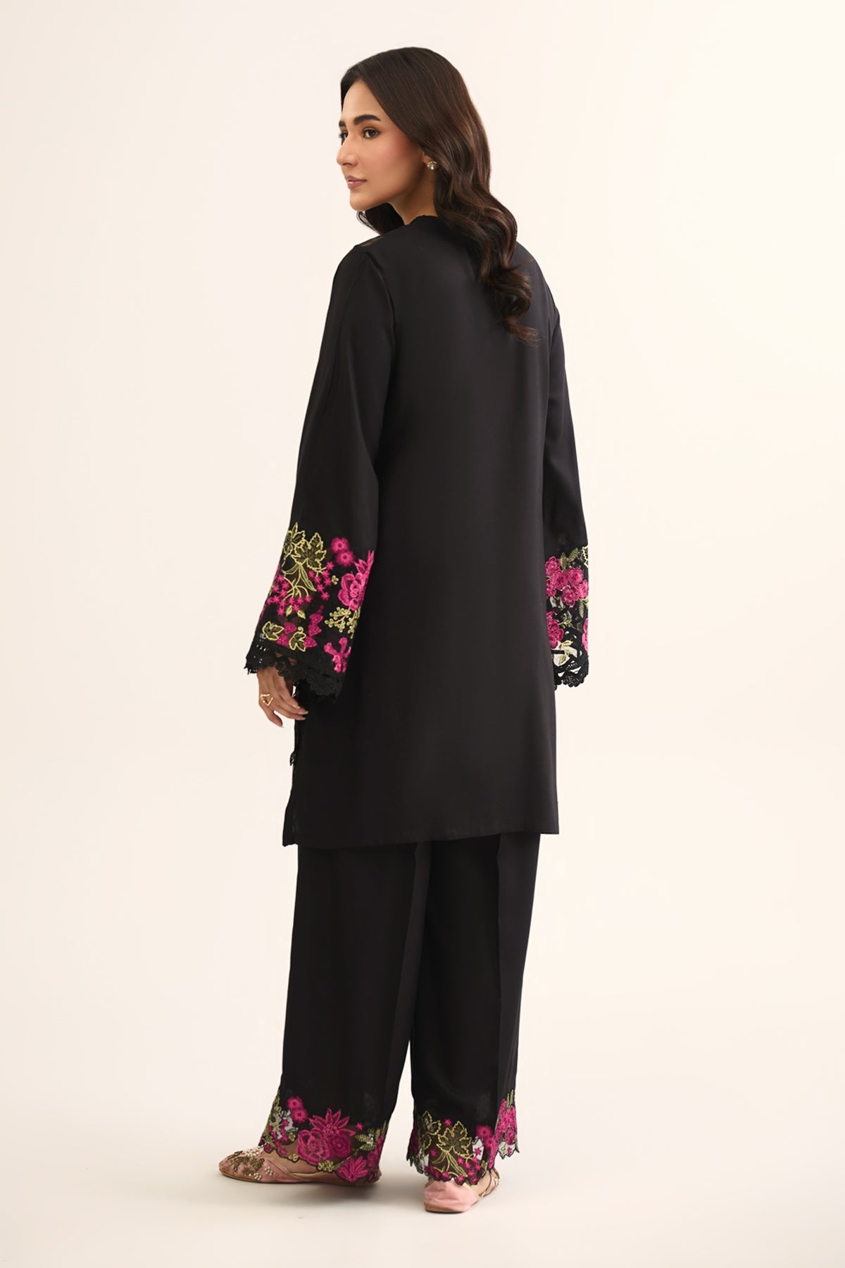 LINEN | EMBROIDERED - Shop Now at Kayseria