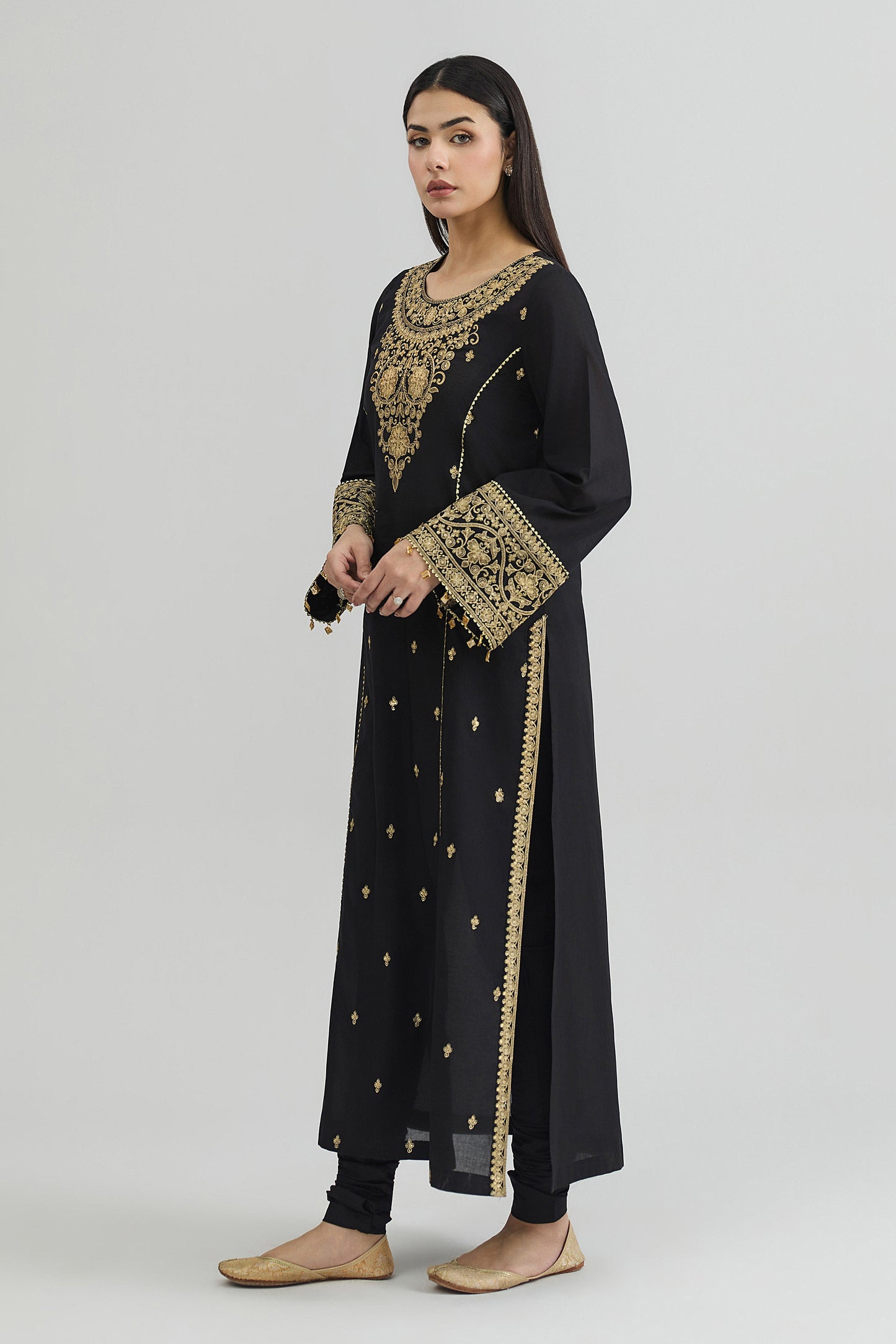 LAWN | EMBROIDERED
