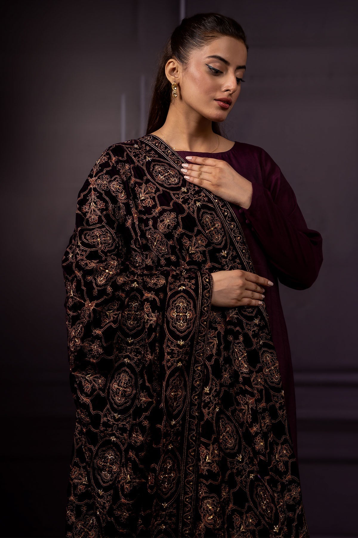 Embroidered Velvet Shawl - E1361 - Shop Now at Kayseria