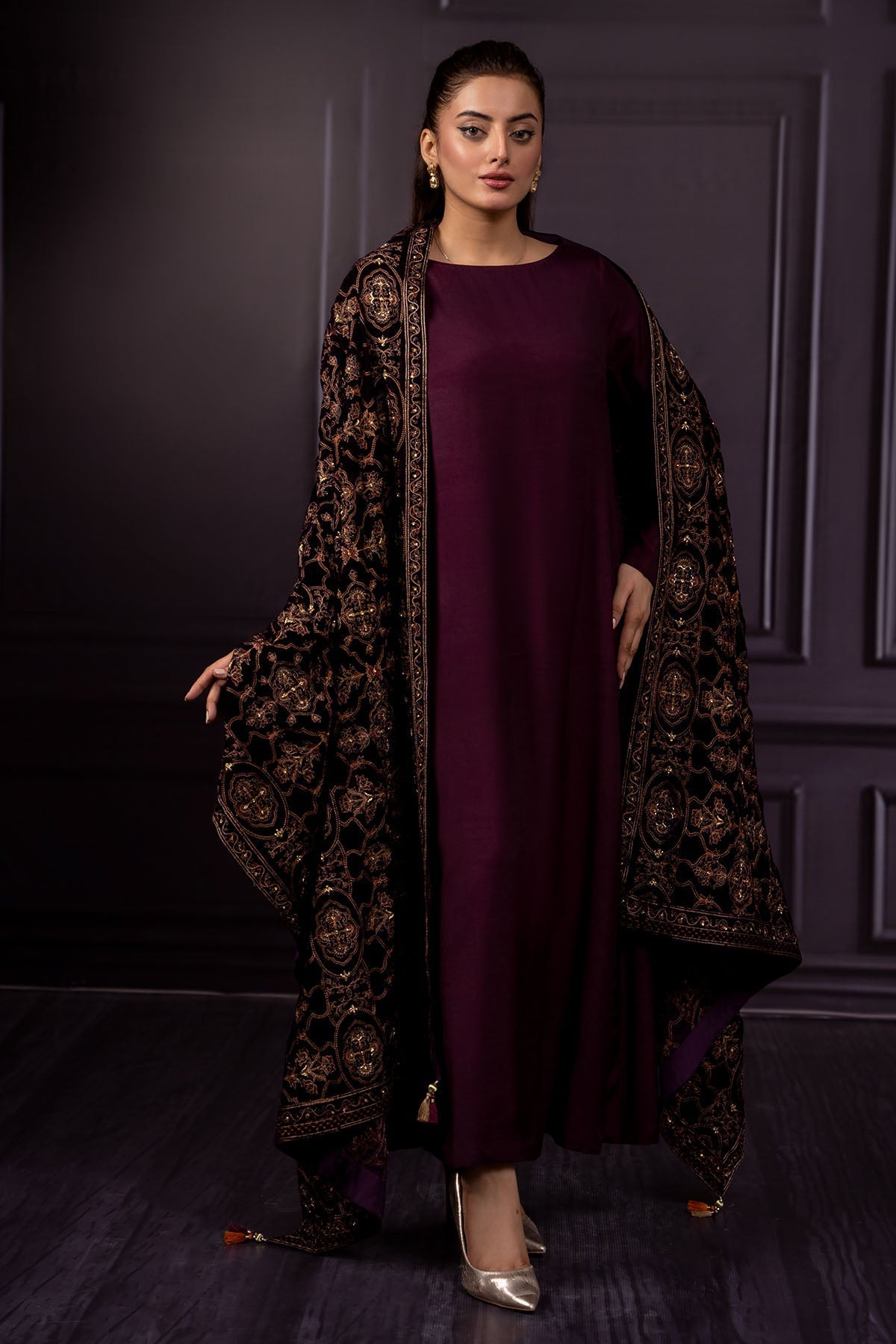 Embroidered Velvet Shawl - E1361 - Shop Now at Kayseria