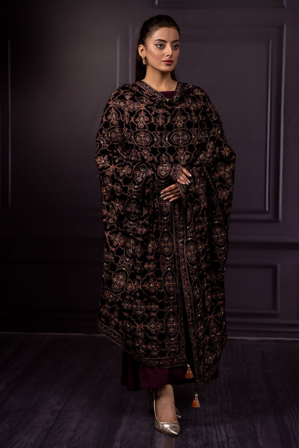 Embroidered Velvet Shawl - E1361 - Shop Now at Kayseria