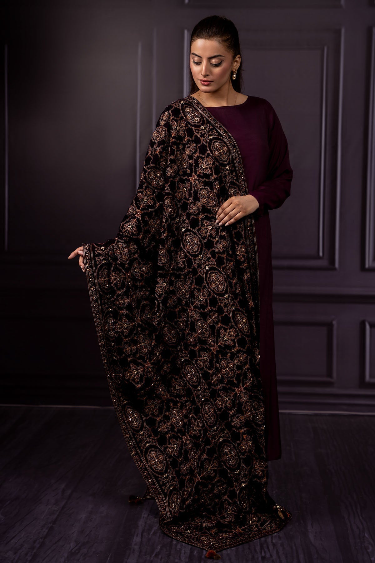 Embroidered Velvet Shawl - E1361 - Shop Now at Kayseria