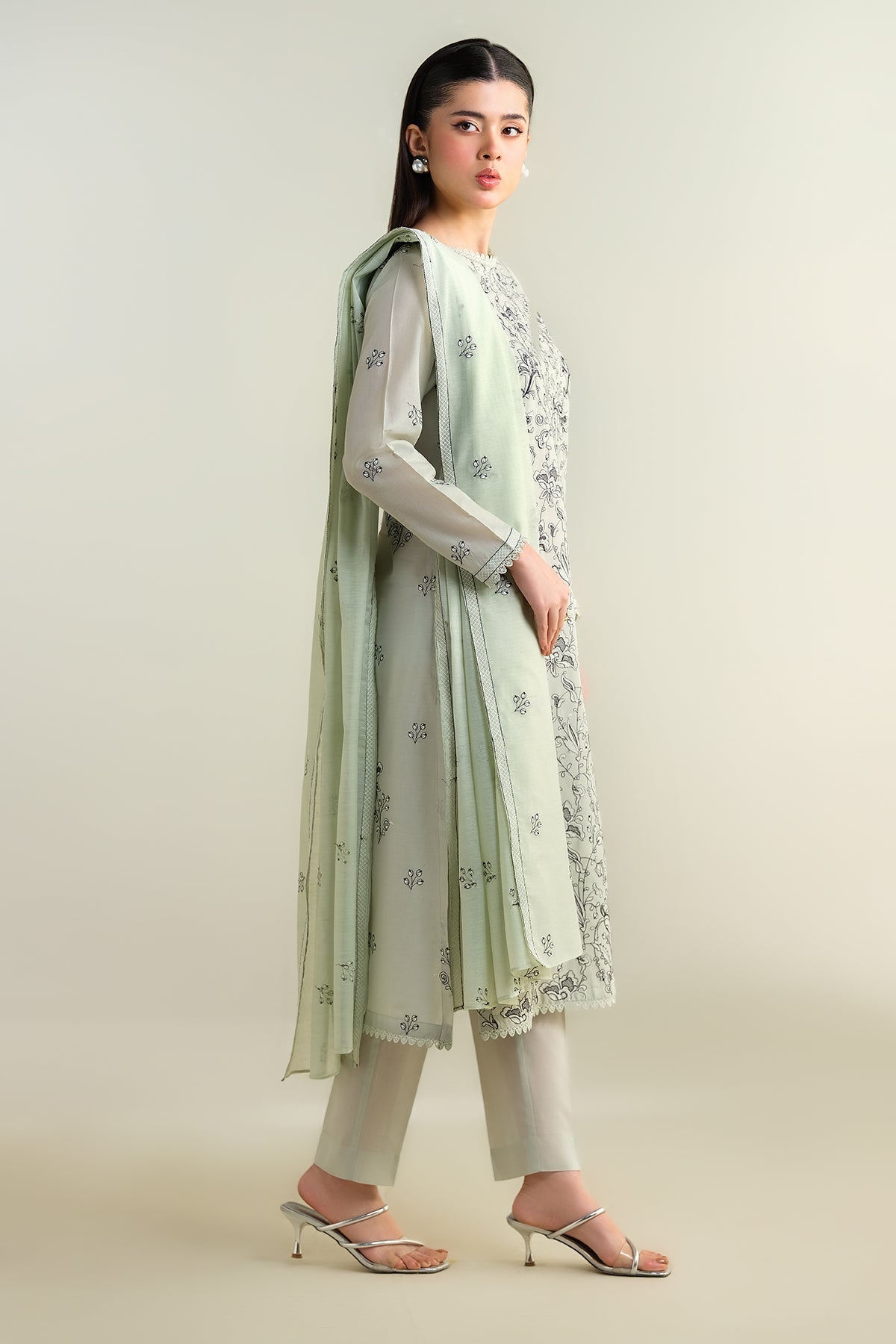 3 Piece -  Embroidered Cotton Lawn Suit - E1630 - Shop Now at Kayseria