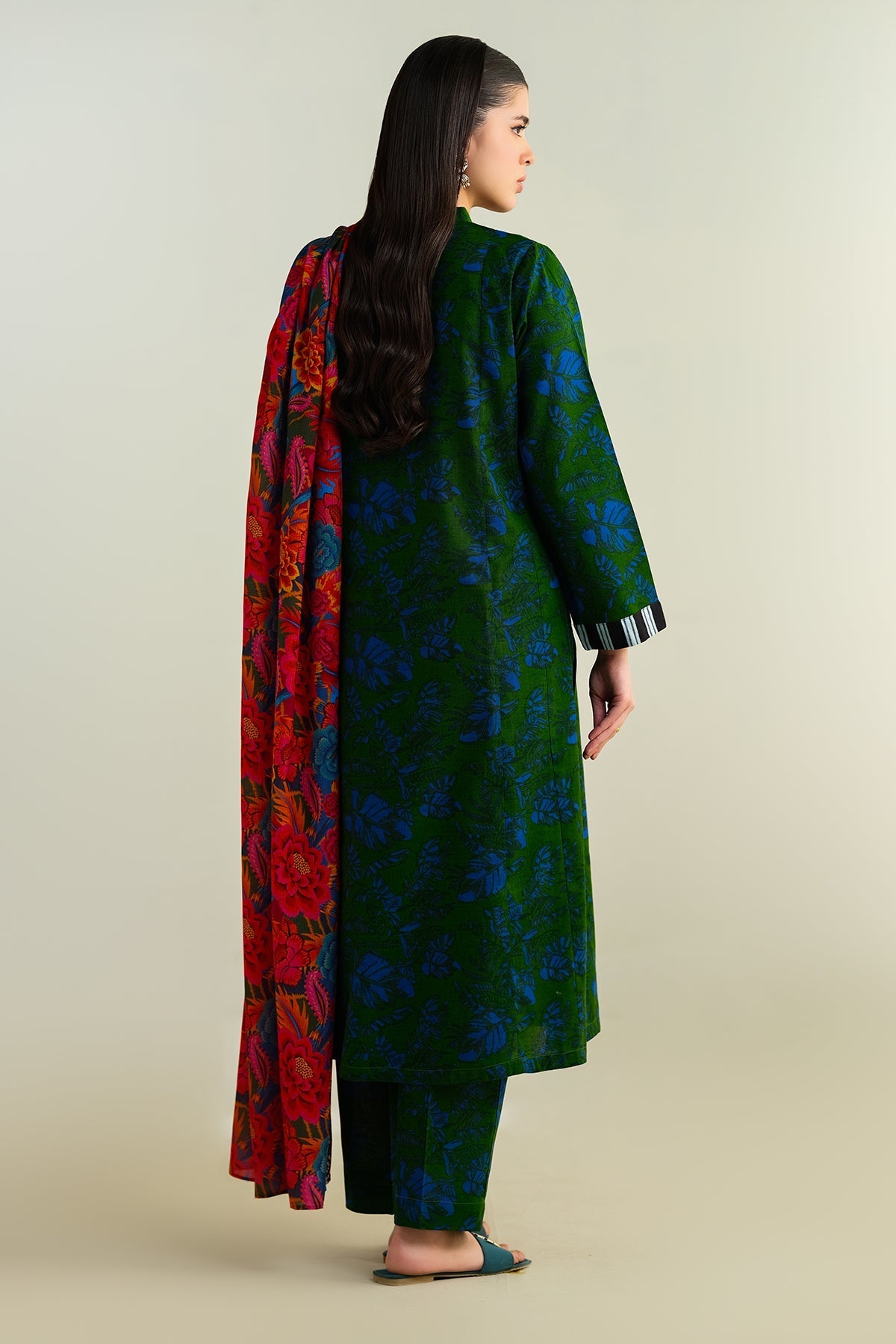 3 Piece - Printed Khaddar Suit - KPW24-P3043-43 - Shop Now at Kayseria